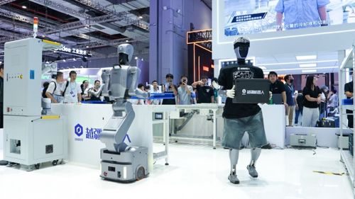 越疆超級(jí)工廠方案 多形態(tài)機(jī)器人與數(shù)據(jù)反哺雙擎驅(qū)動(dòng)，領(lǐng)跑工業(yè)智能數(shù)據(jù)處理新范式